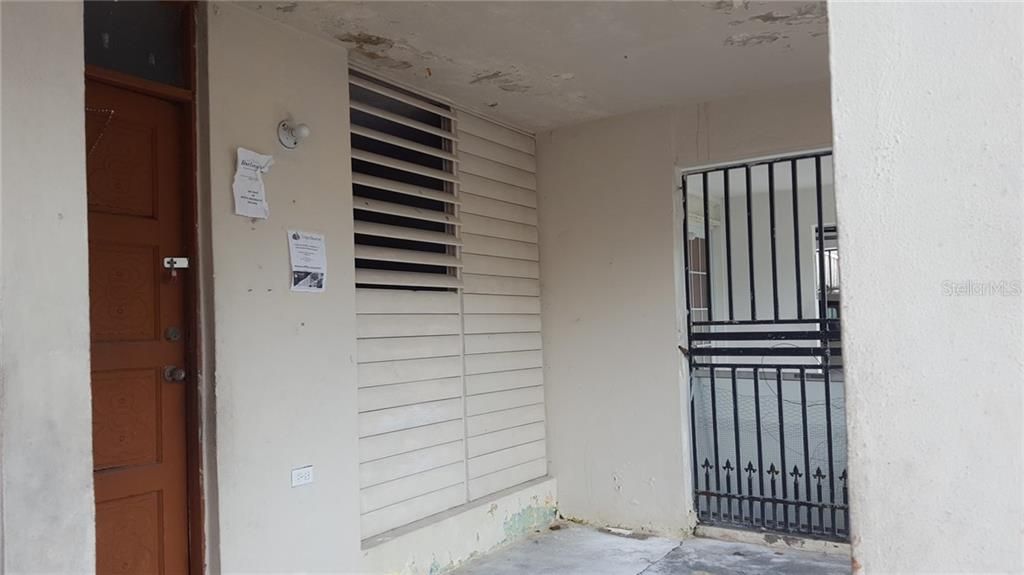 Vendido Recientemente: $49,000 (3 camas, 2 baños, 1000 Pies cuadrados)