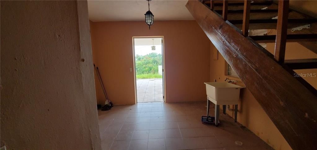 Vendido Recientemente: $135,000 (4 camas, 3 baños, 4489 Pies cuadrados)