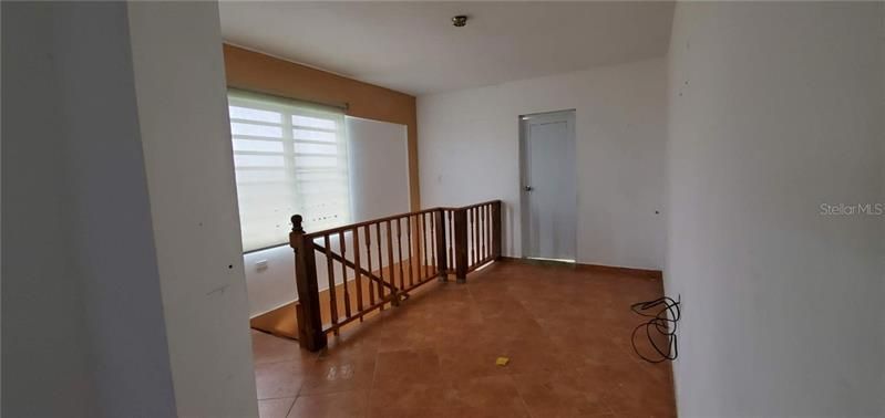 Vendido Recientemente: $135,000 (4 camas, 3 baños, 4489 Pies cuadrados)