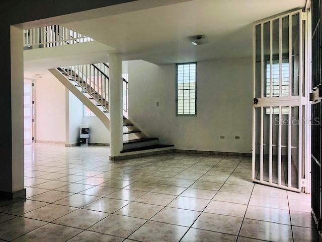 Vendido Recientemente: $185,500 (4 camas, 2 baños, 2130 Pies cuadrados)