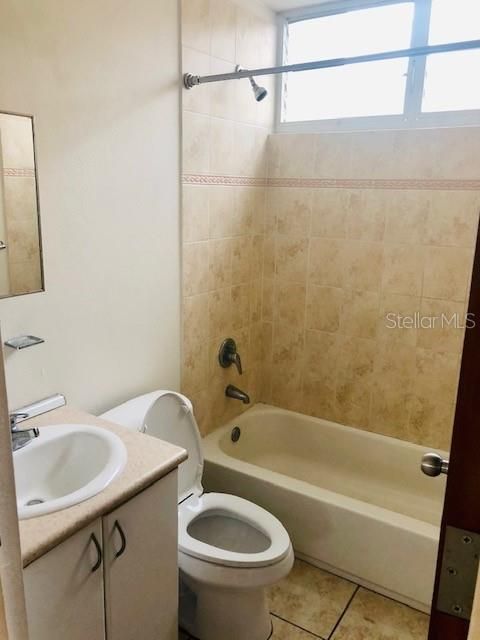 Vendido Recientemente: $185,500 (4 camas, 2 baños, 2130 Pies cuadrados)