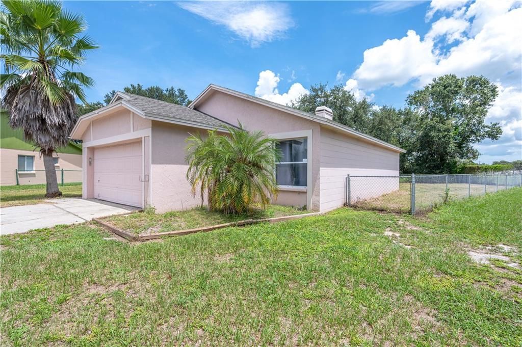 Recently Sold: $155,000 (3 beds, 2 baths, 1132 Square Feet)