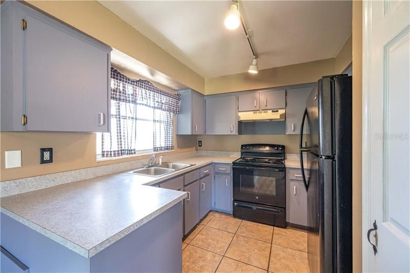 Recently Sold: $155,000 (3 beds, 2 baths, 1132 Square Feet)