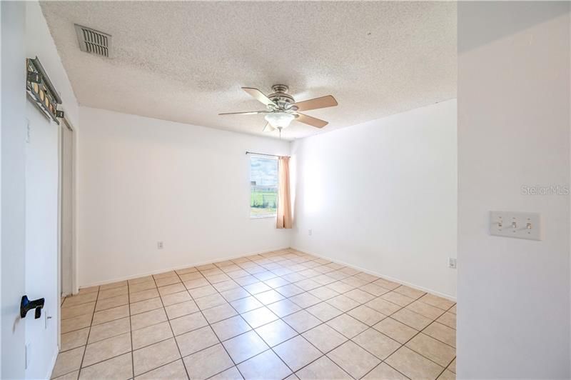 Recently Sold: $155,000 (3 beds, 2 baths, 1132 Square Feet)