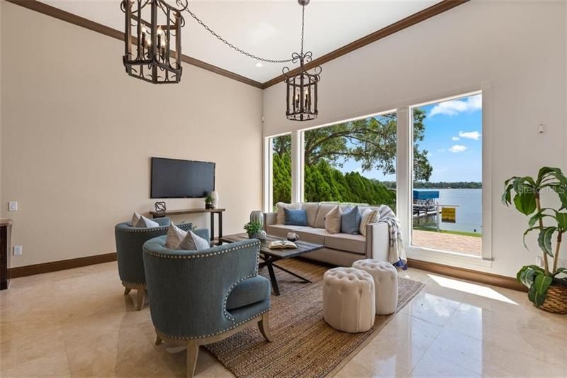 The family room with yet more views of the lake.