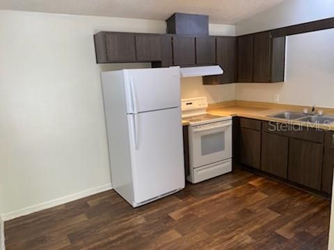 Recently Rented: $775 (2 beds, 1 baths, 800 Square Feet)