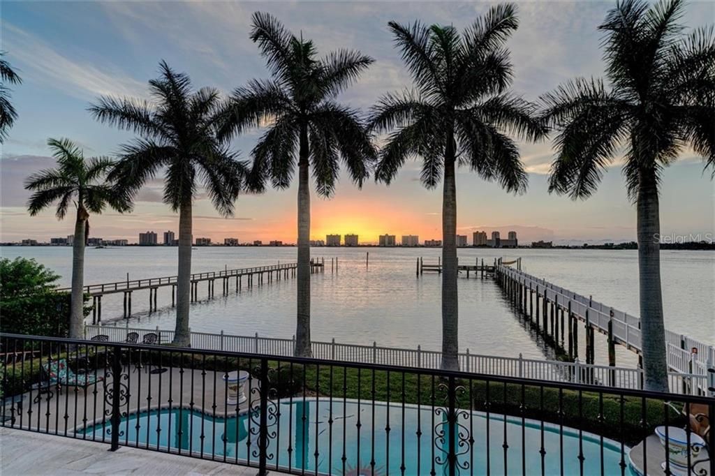 Recently Sold: $5,495,000 (5 beds, 5 baths, 9184 Square Feet)