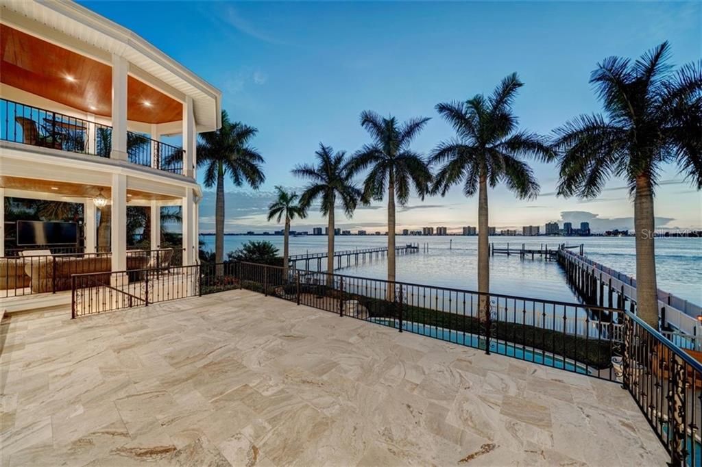 Recently Sold: $5,495,000 (5 beds, 5 baths, 9184 Square Feet)