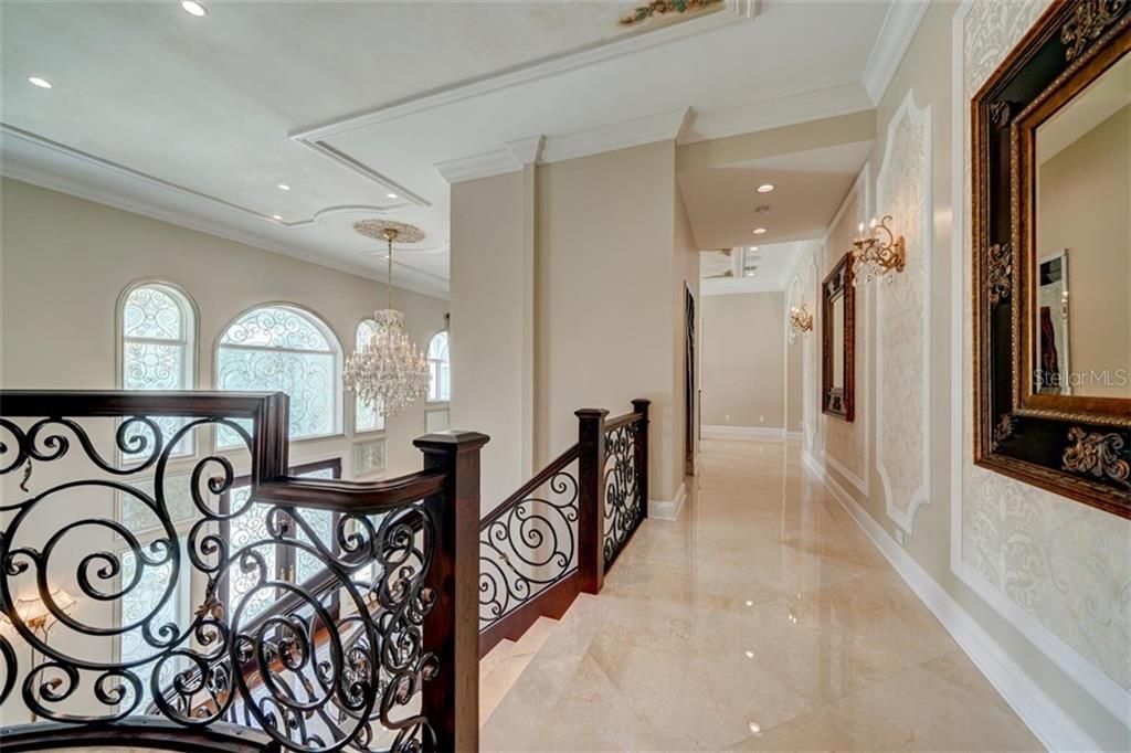 Recently Sold: $5,495,000 (5 beds, 5 baths, 9184 Square Feet)