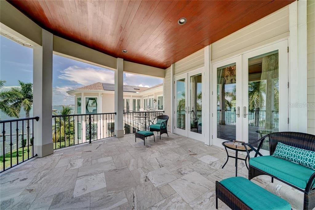 Recently Sold: $5,495,000 (5 beds, 5 baths, 9184 Square Feet)