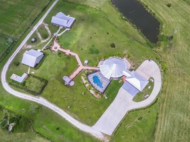 Recently Sold: $749,000 (3 beds, 2 baths, 1954 Square Feet)