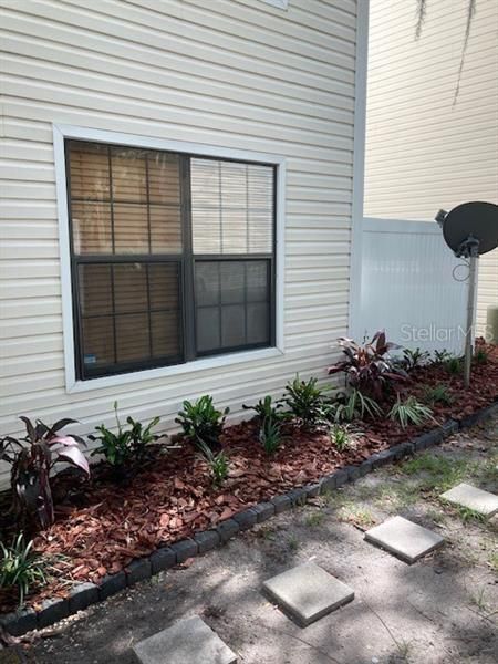 Recently Sold: $89,000 (2 beds, 1 baths, 896 Square Feet)