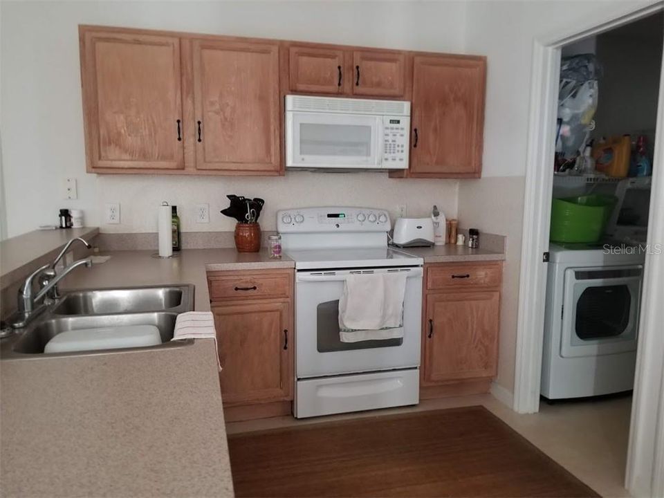 Recently Sold: $180,000 (3 beds, 2 baths, 1536 Square Feet)