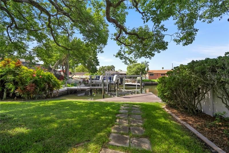 Recently Sold: $459,000 (4 beds, 2 baths, 1943 Square Feet)