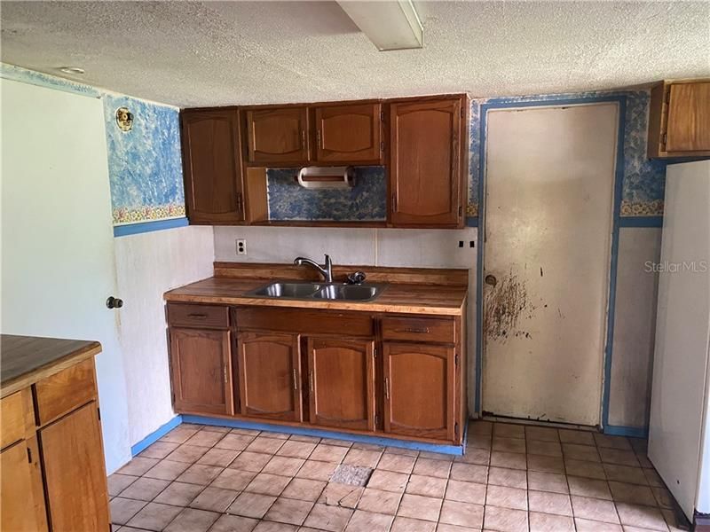 Recently Sold: $49,900 (2 beds, 1 baths, 1026 Square Feet)