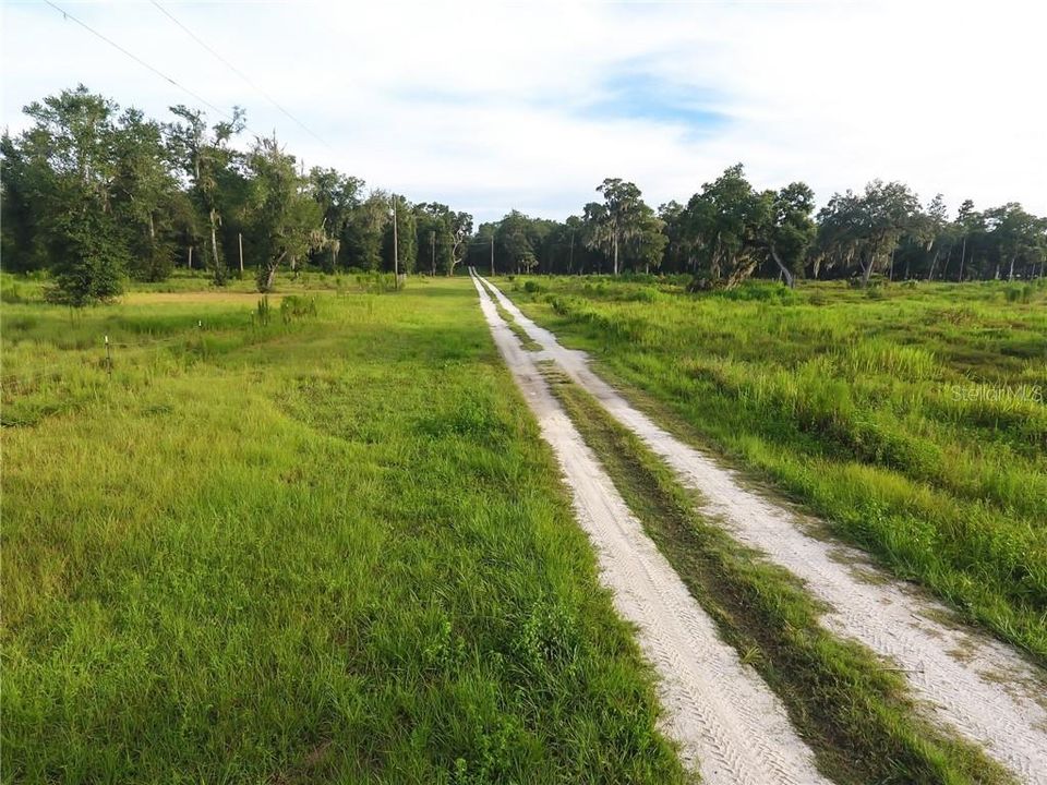 Clifton Farms Rd is a small, private lane.