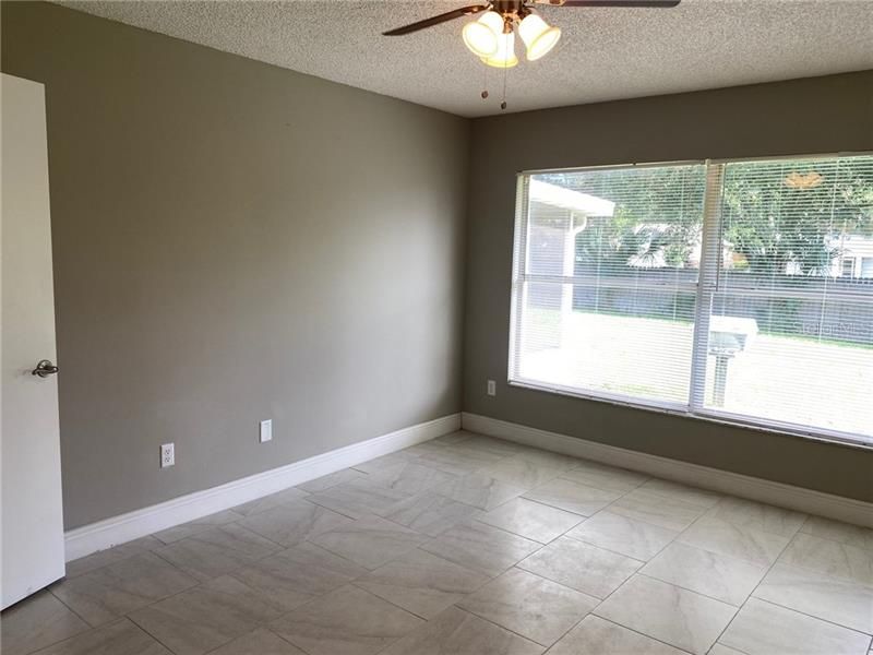 Recently Rented: $1,700 (3 beds, 2 baths, 1601 Square Feet)
