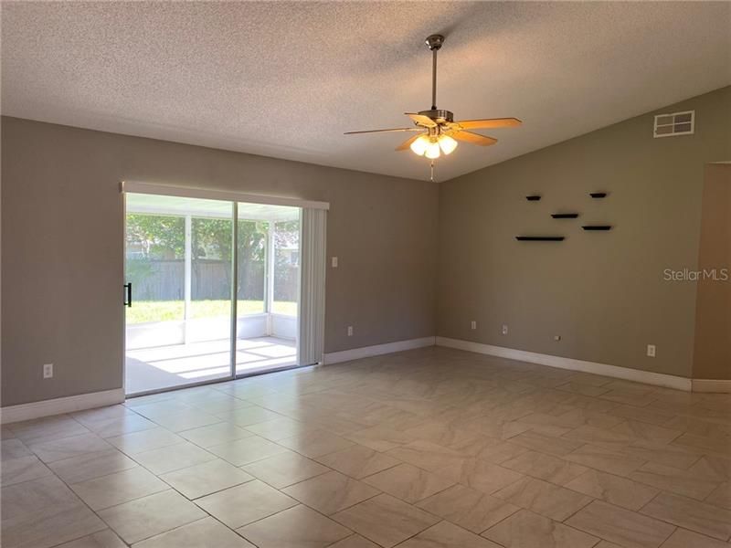 Recently Rented: $1,700 (3 beds, 2 baths, 1601 Square Feet)