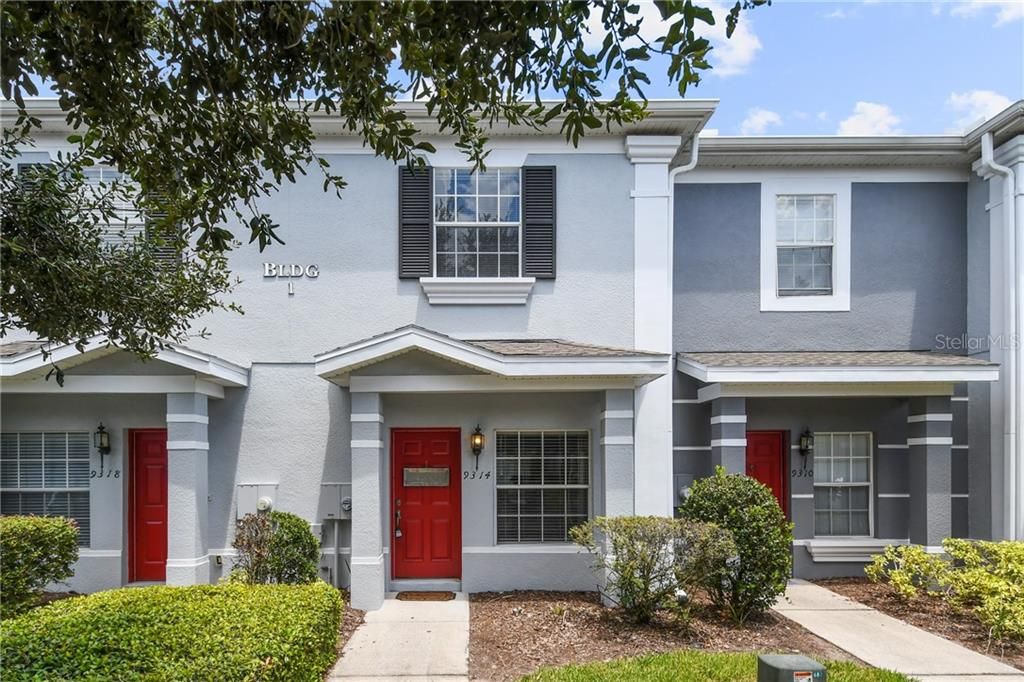 Vendido Recientemente: $182,000 (2 camas, 2 baños, 1071 Pies cuadrados)