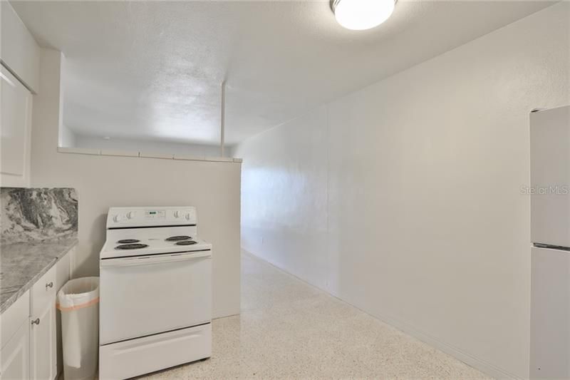 Recently Rented: $900 (2 beds, 1 baths, 689 Square Feet)