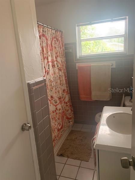 Recently Rented: $1,325 (2 beds, 1 baths, 850 Square Feet)