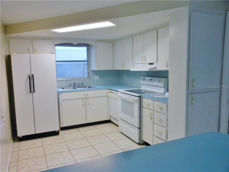 Recently Rented: $900 (2 beds, 2 baths, 1384 Square Feet)