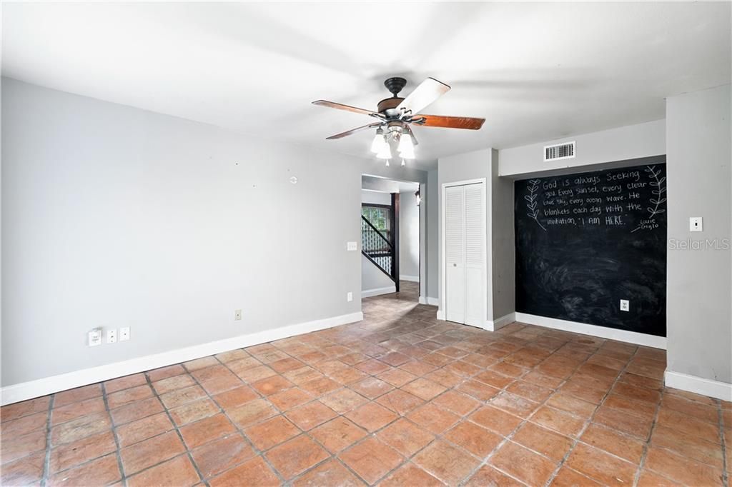 Recently Sold: $200,000 (2 beds, 2 baths, 1476 Square Feet)