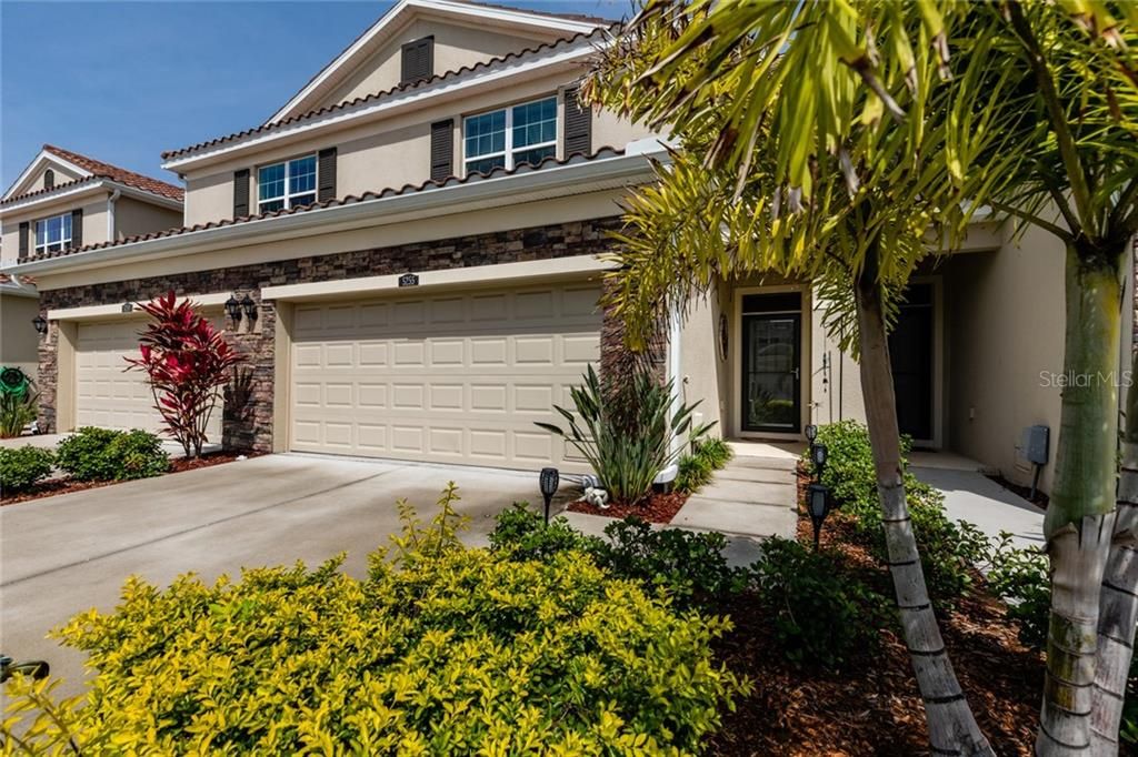 Недавно продано: $394,900 (3 спален, 2 ванн, 1995 Квадратных фут)