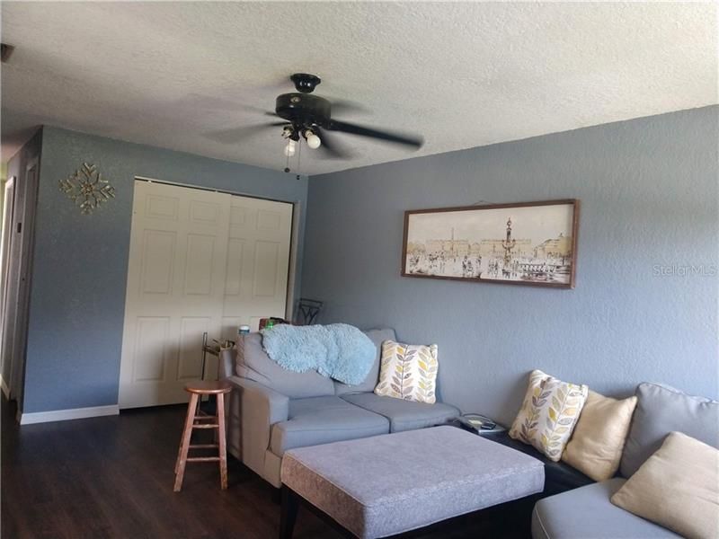Recently Sold: $130,000 (3 beds, 1 baths, 867 Square Feet)