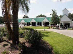 CONTINENTAL COUNTRY CLUB CLUBHOUSE