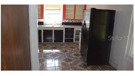 Vendido Recientemente: $60,000 (2 camas, 1 baños, 1641 Pies cuadrados)