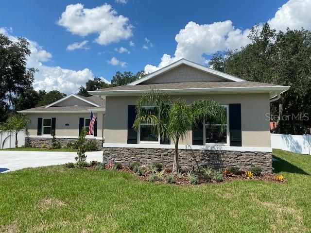Recently Sold: $349,900 (4 beds, 2 baths, 2006 Square Feet)