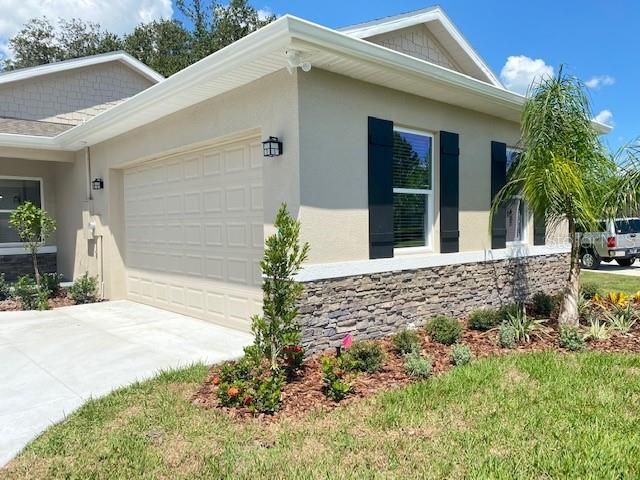 Recently Sold: $349,900 (4 beds, 2 baths, 2006 Square Feet)