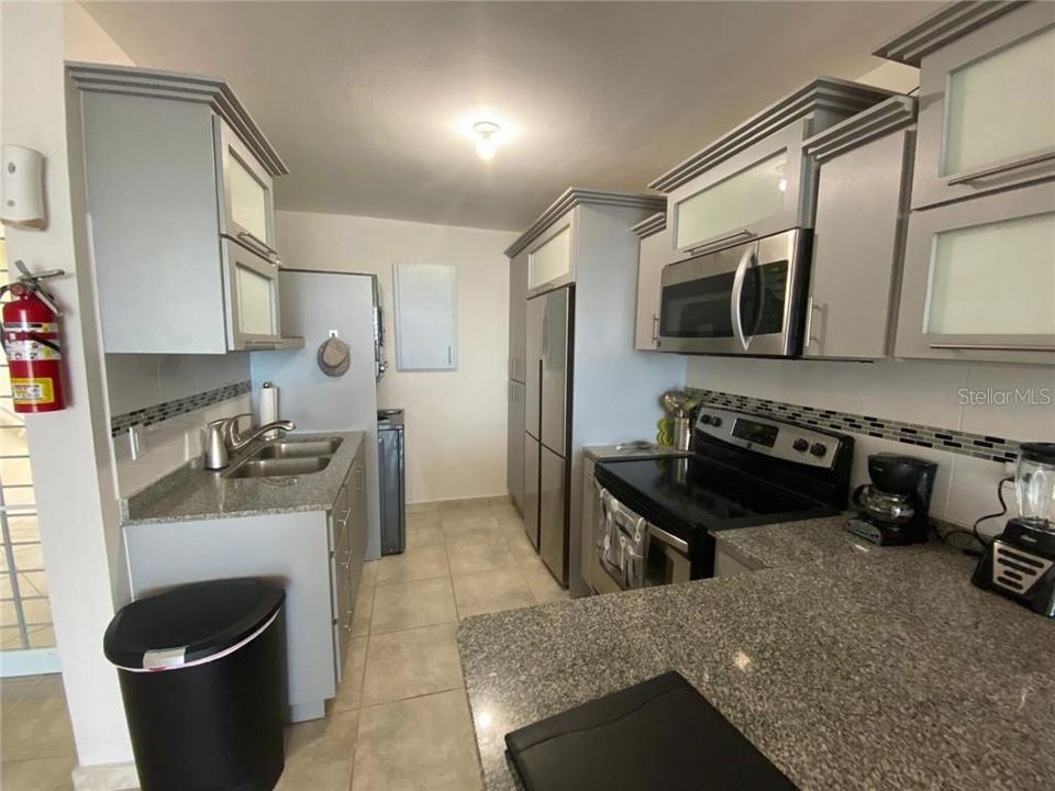 Vendido Recientemente: $184,900 (3 camas, 2 baños, 2324 Pies cuadrados)