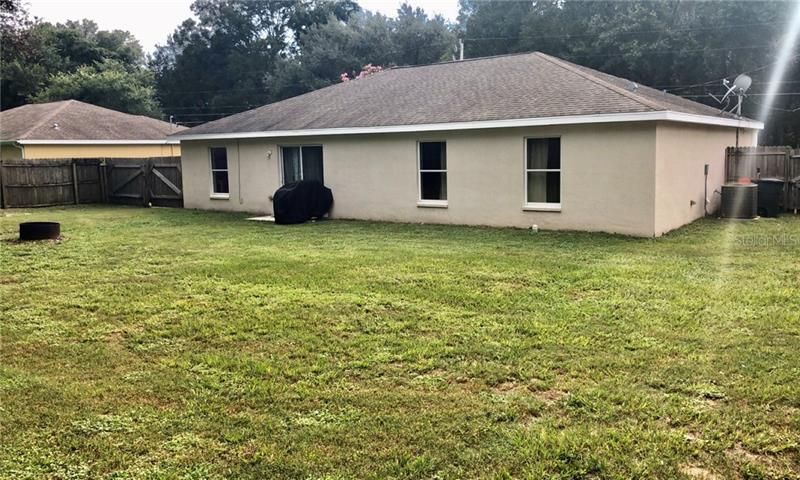 Recently Sold: $165,000 (3 beds, 2 baths, 1296 Square Feet)