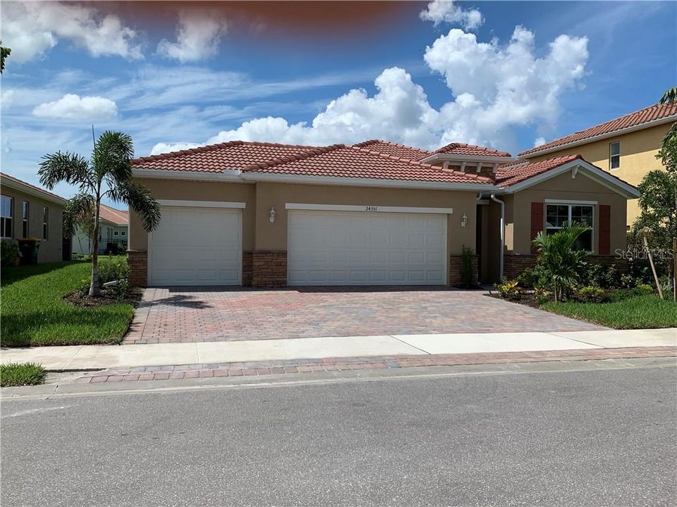 Vendido Recientemente: $298,470 (4 camas, 2 baños, 2034 Pies cuadrados)