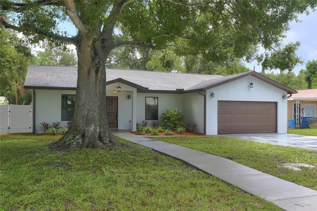 Vendido Recientemente: $650,000 (4 camas, 2 baños, 2201 Pies cuadrados)