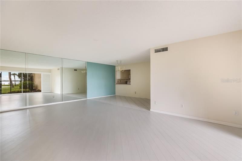 Recently Sold: $389,000 (2 beds, 2 baths, 1150 Square Feet)