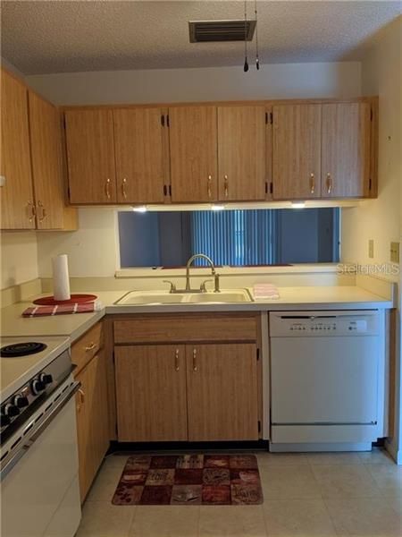 Recently Rented: $950 (2 beds, 2 baths, 960 Square Feet)