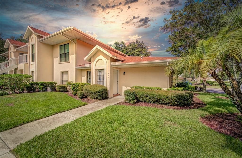 Recently Sold: $99,900 (1 beds, 1 baths, 985 Square Feet)