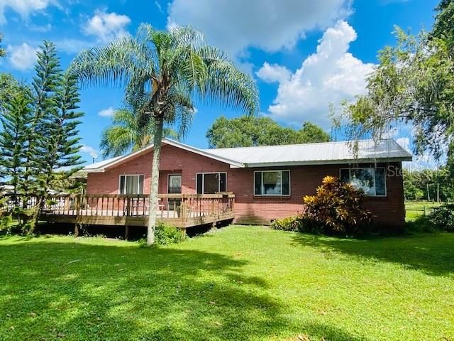 Recently Sold: $155,000 (3 beds, 2 baths, 1426 Square Feet)