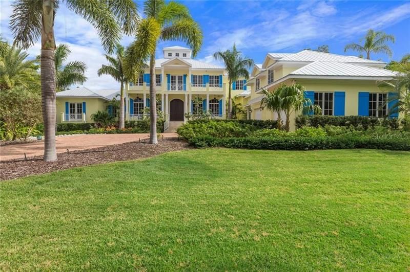 Recently Sold: $4,550,000 (6 beds, 6 baths, 7376 Square Feet)