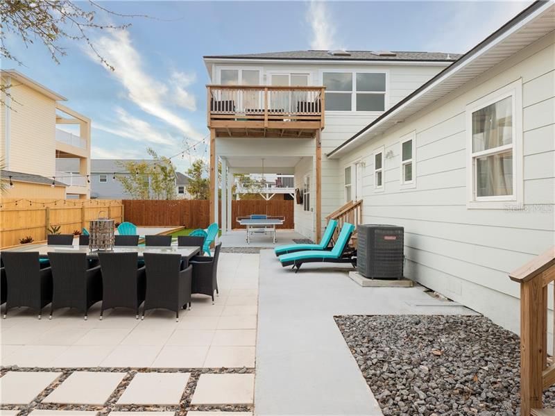 Recently Sold: $975,000 (5 beds, 4 baths, 2747 Square Feet)