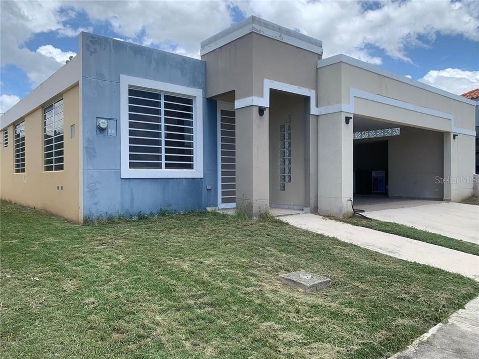 最近售出: $135,000 (3 贝兹, 2 浴室, 378 平方英尺)