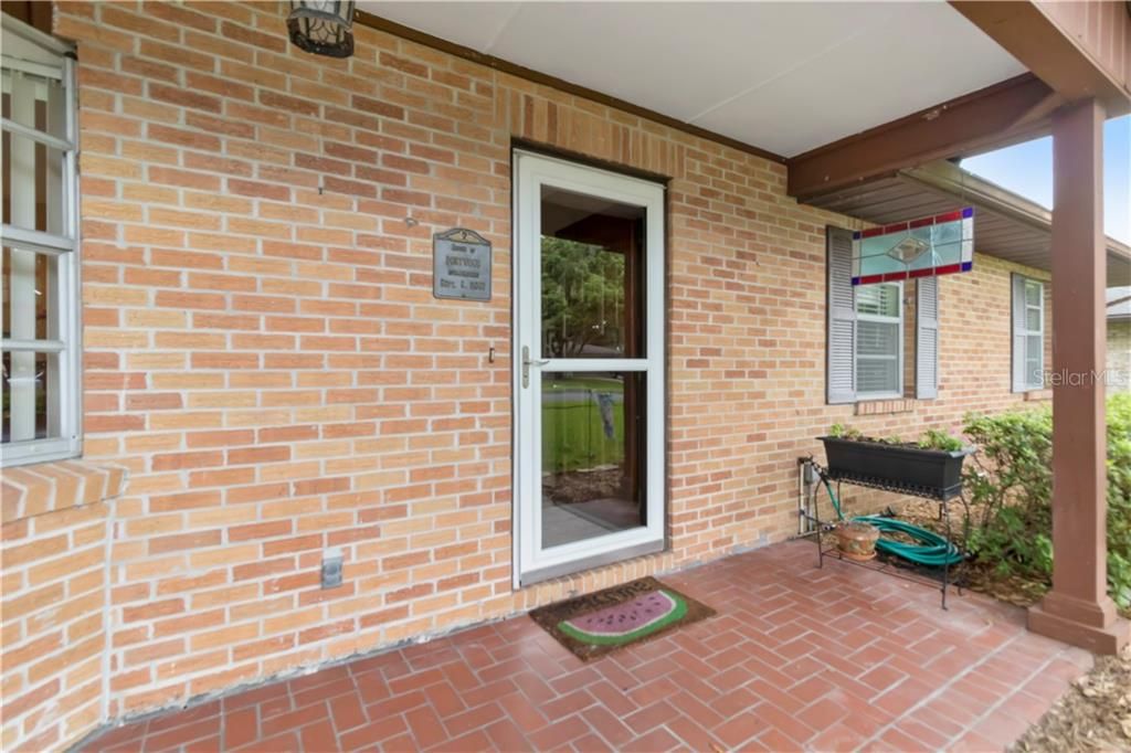 Recently Sold: $230,000 (3 beds, 2 baths, 1440 Square Feet)