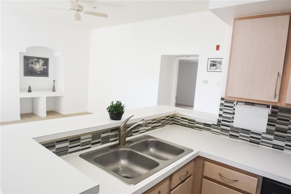 Recently Sold: $122,000 (2 beds, 2 baths, 1127 Square Feet)