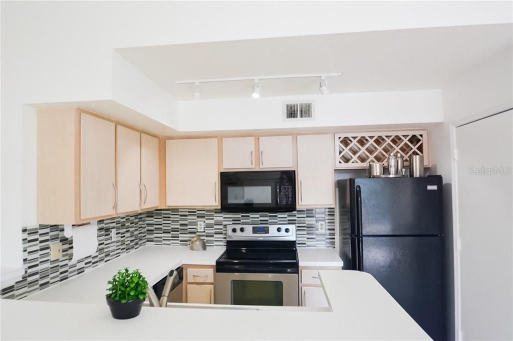 Recently Sold: $122,000 (2 beds, 2 baths, 1127 Square Feet)