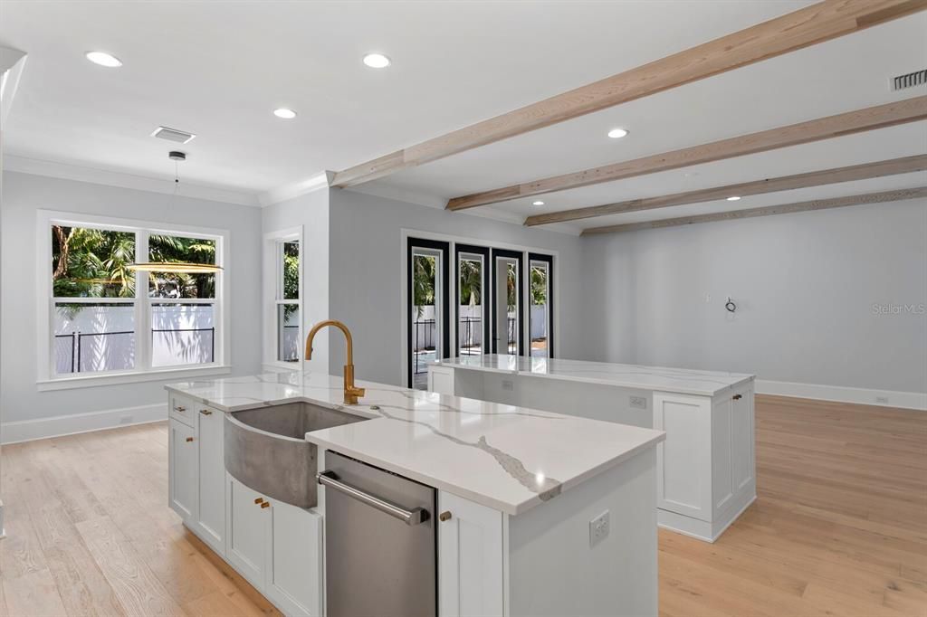 Recently Sold: $1,850,000 (5 beds, 4 baths, 4466 Square Feet)
