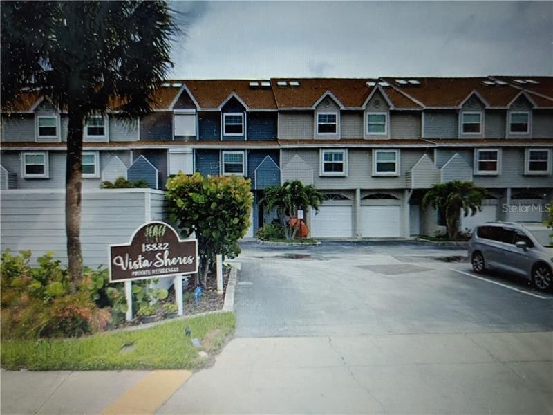 Recently Sold: $1,145,000 (3 beds, 3 baths, 1729 Square Feet)