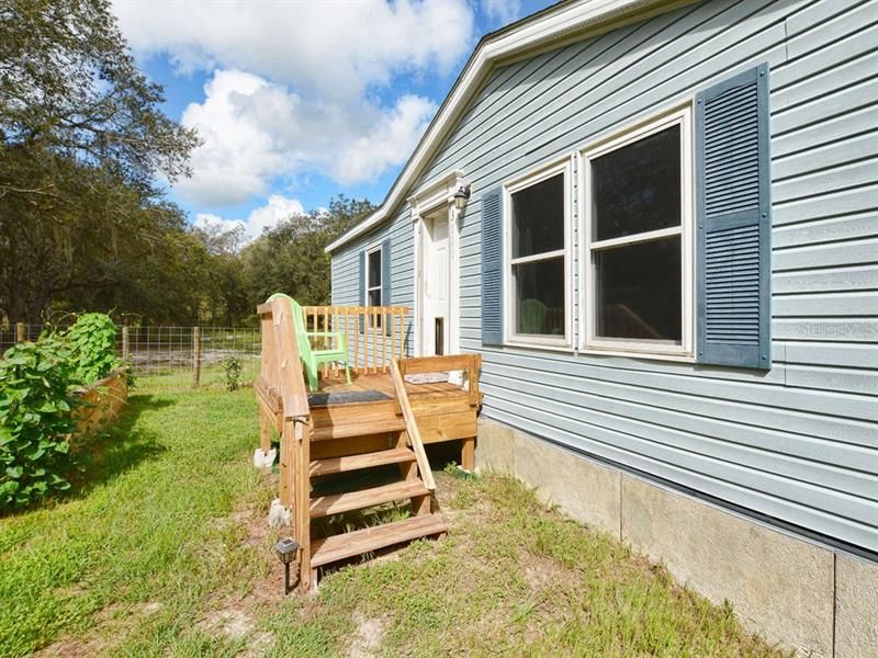 Vendido Recientemente: $289,000 (3 camas, 2 baños, 1890 Pies cuadrados)